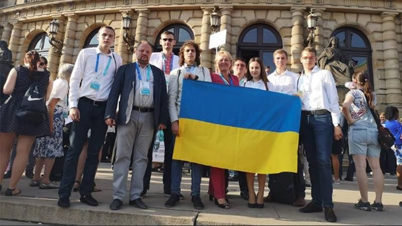 Українські школярі вибороли 9 медалей на міжнародних олімпіадах з хімії та фізики