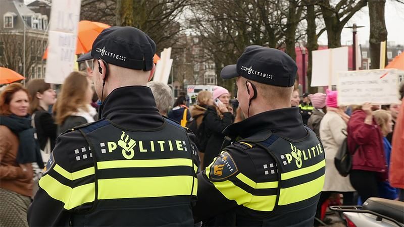 Мэр Амстердама посетив центральную часть города захотела увеличить количество полиции Мэр Амстердама посетив центральную часть города захотела увеличить количество полиции