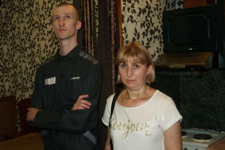 В сети появились уникальные кадры встречи политзаключенного Кольченко с мамой
