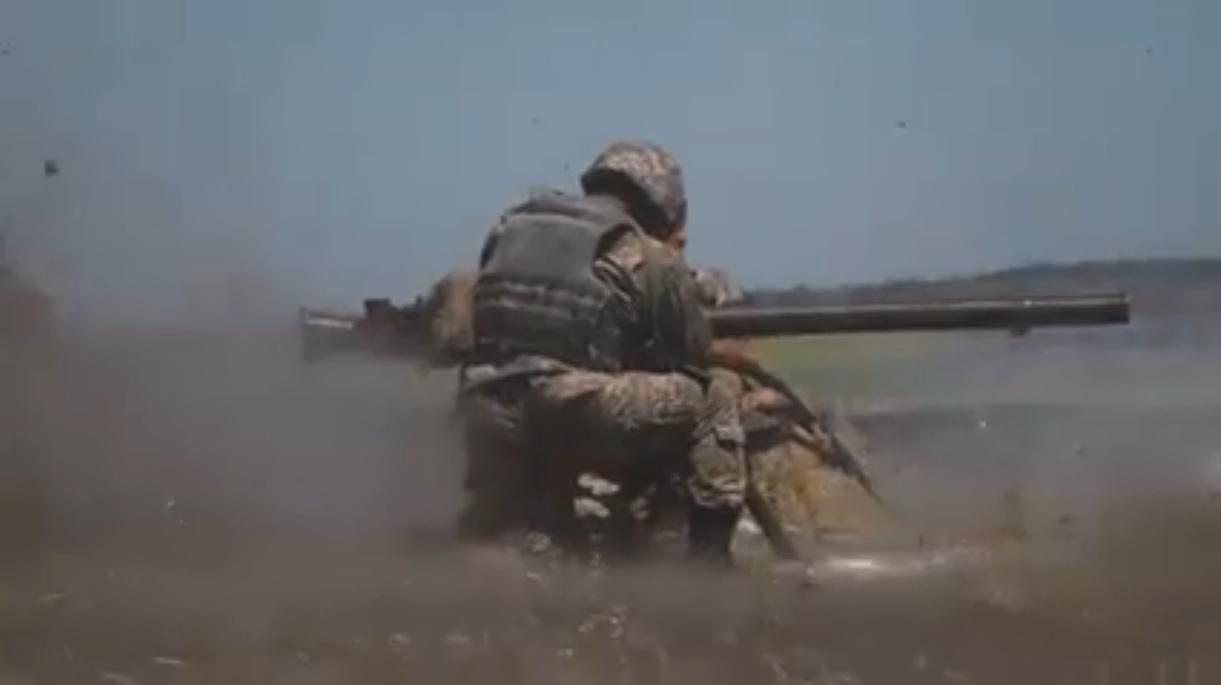 Українські бійці показали, як працюють з потужною зброєю на Донбасі: цікаве відео