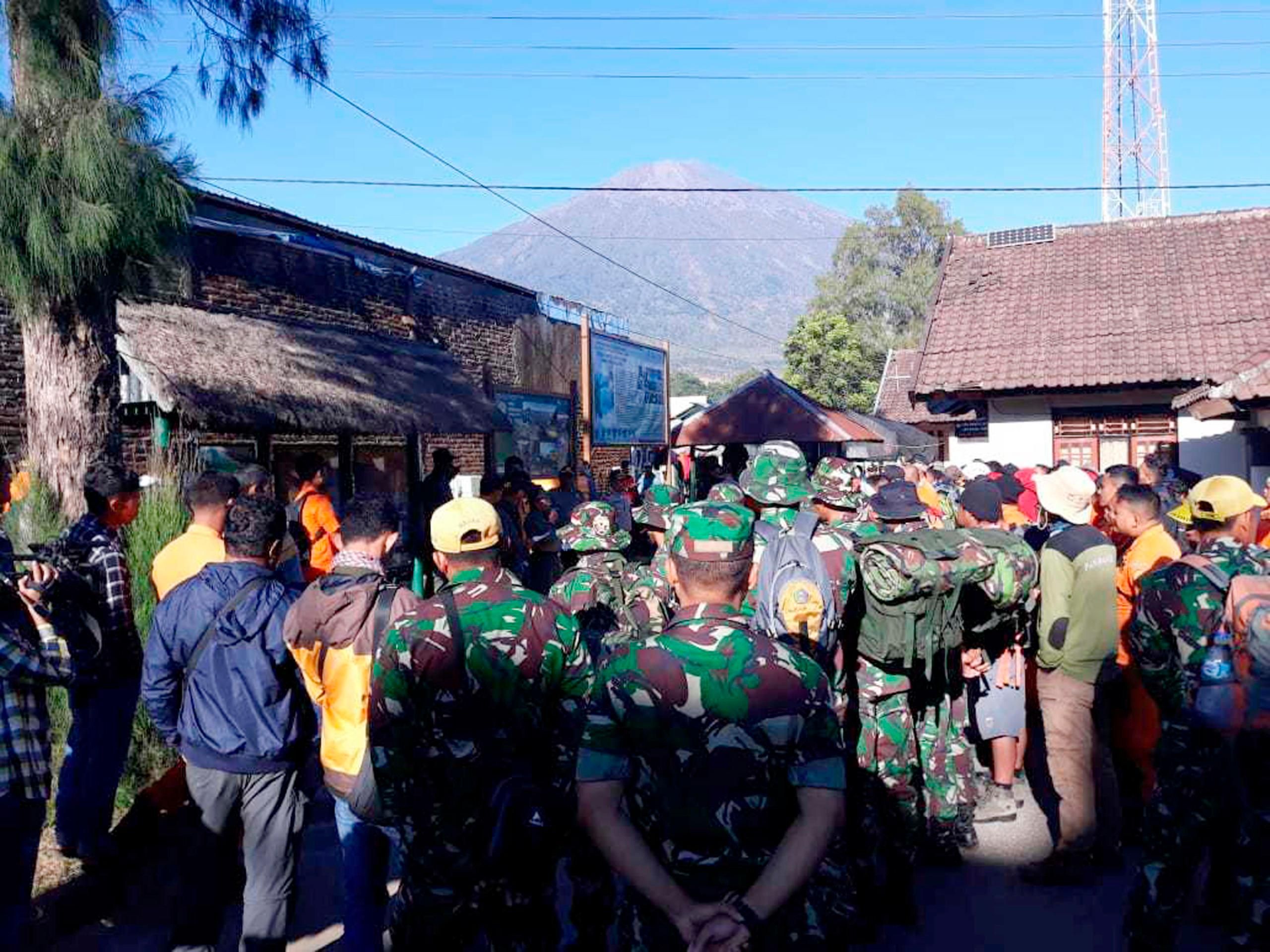 Мощное землетрясение в Индонезии: эвакуировано более полутысячи альпинистов