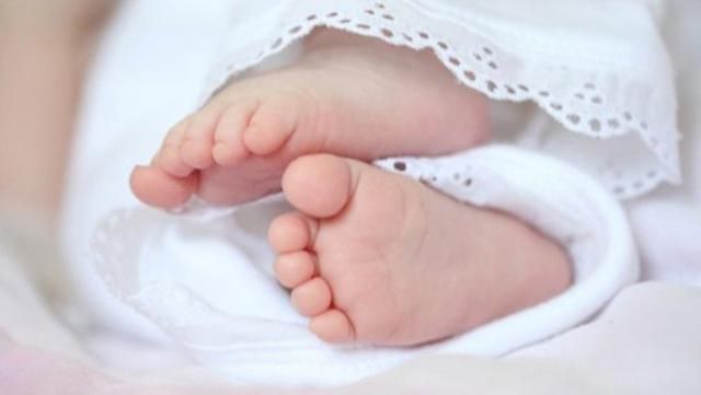 На пляжі в Одесі жінка народила двійню На пляжі в Одесі жінка народила двійню