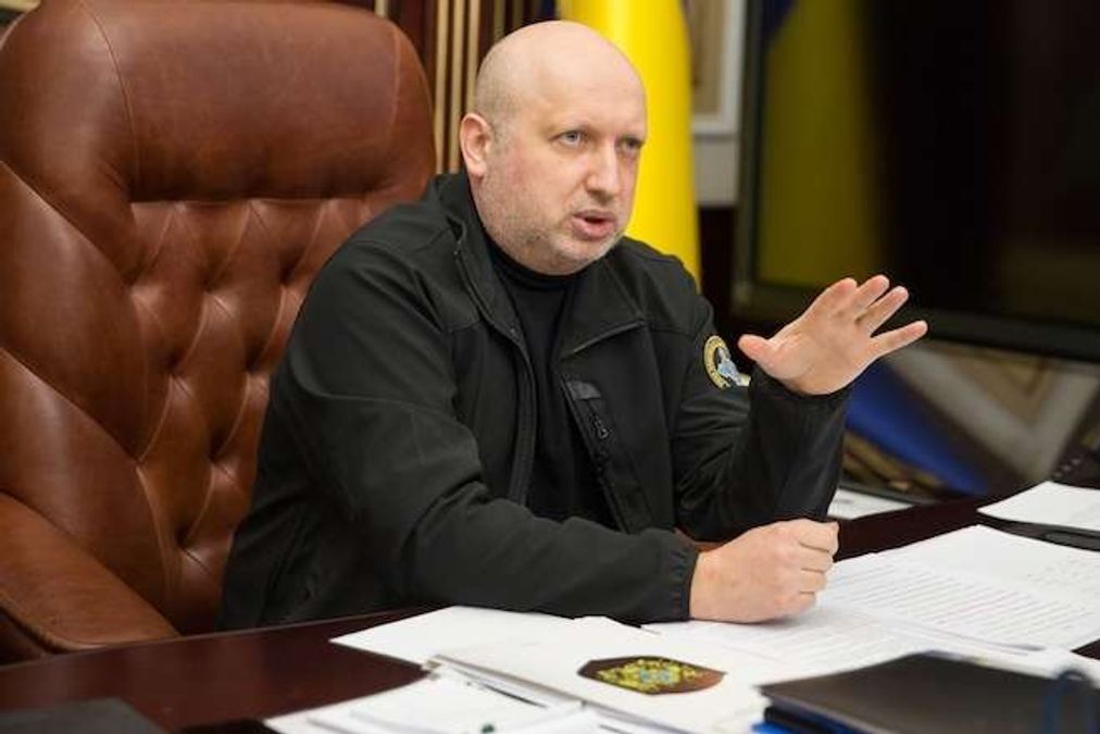 В Україні можуть ввести кримінальну відповідальність за закупівлі в Росії: пропозиція Турчинова В Україні можуть ввести кримінальну відповідальність за закупівлі в Росії: пропозиція Турчинова
