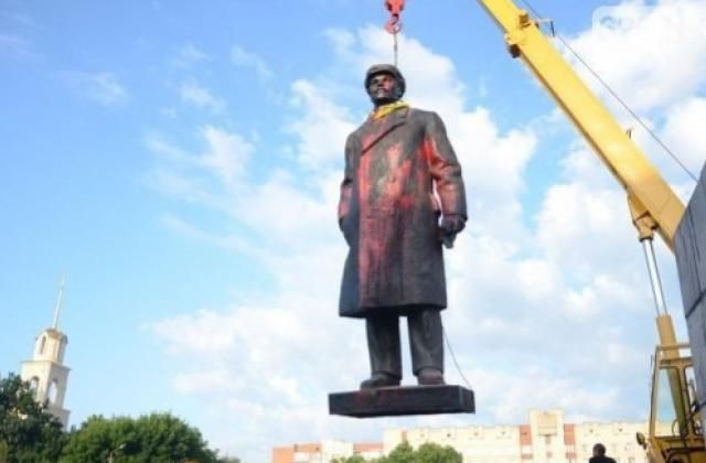 Де на Одещині ховалися від декомунізації сім Ленінів і один Маркс Де на Одещині ховалися від декомунізації сім Ленінів і один Маркс