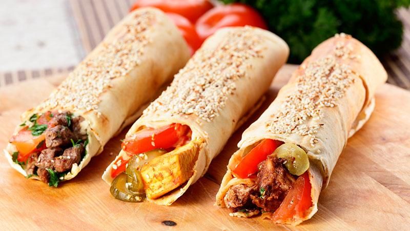 Масове отруєння шаурмою у Києві: кількість госпіталізованих стрімко зросла Масове отруєння шаурмою у Києві: кількість госпіталізованих стрімко зросла