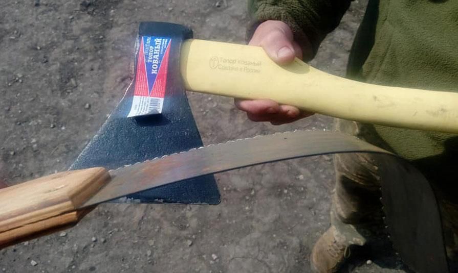 Українським військовим закупили російські сокири: фотофакт Українським військовим закупили російські сокири: фотофакт