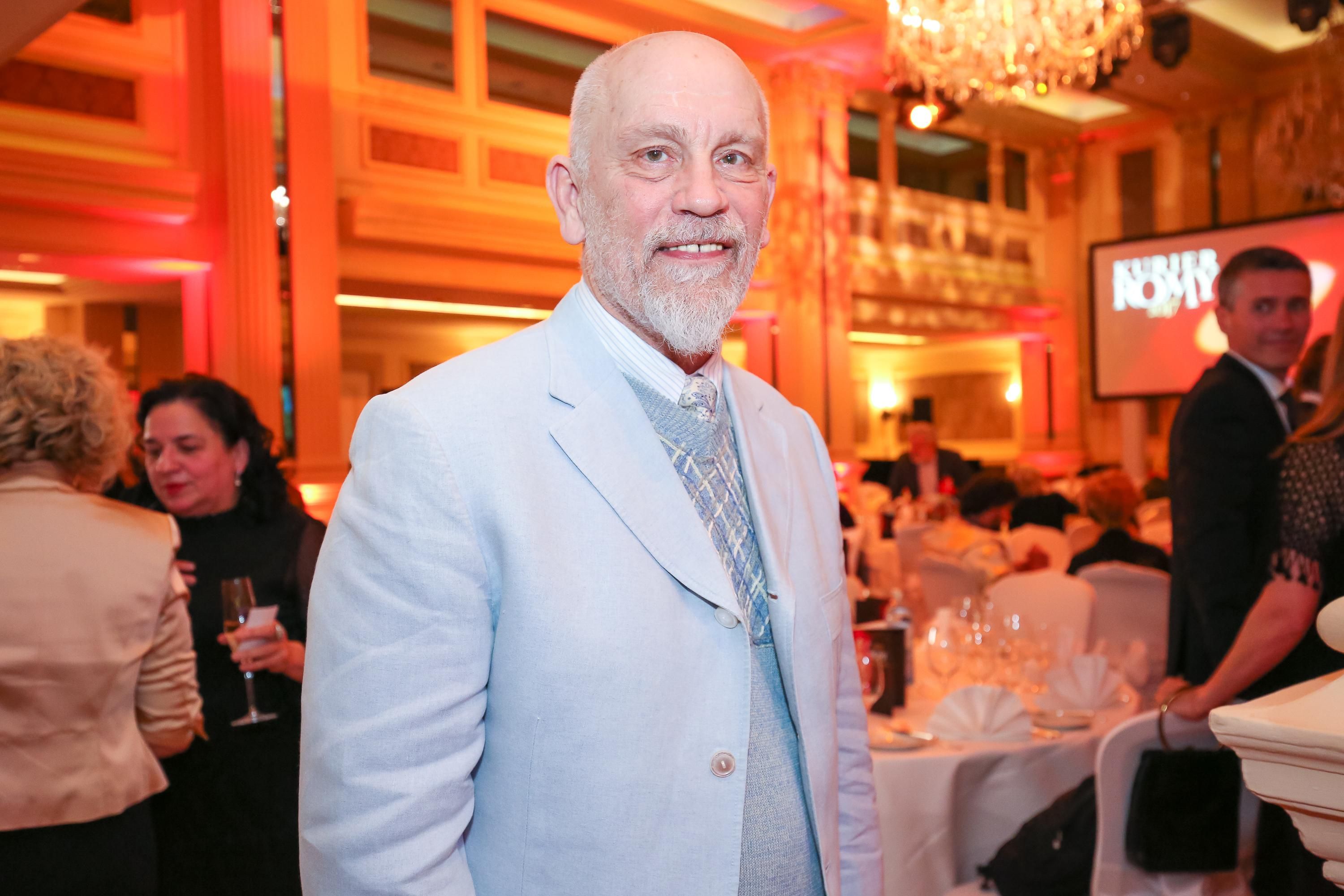 Американська зірка Джон Малкович виступить в Києві: деталі події Американська зірка Джон Малкович виступить в Києві: деталі події