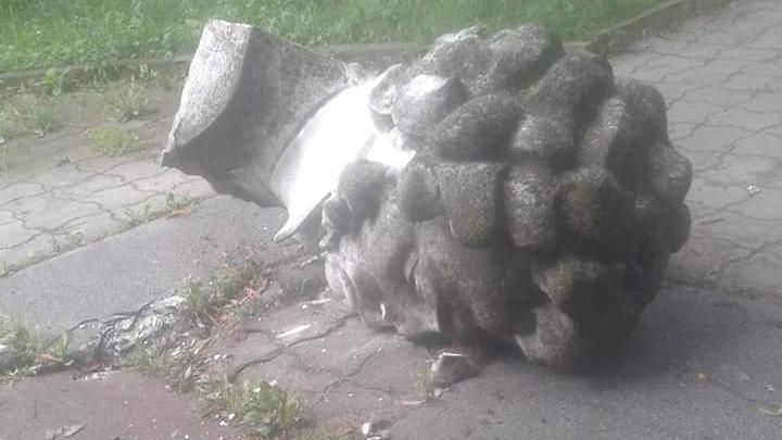 На Львівщині вандали знищили пам'ятник російському поету На Львівщині вандали знищили пам'ятник російському поету