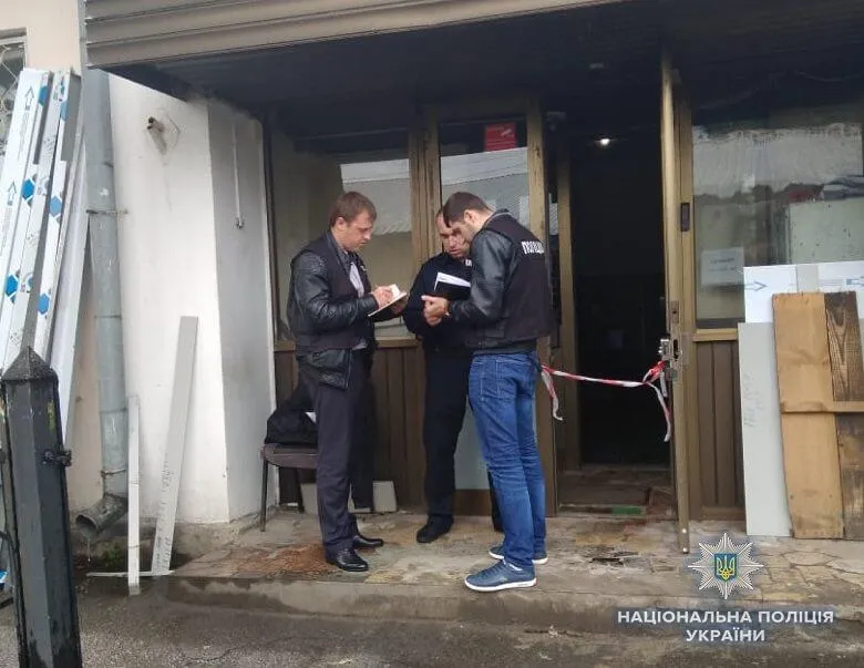 Правоохоронці опитали свідків події Правоохоронці опитали свідків події