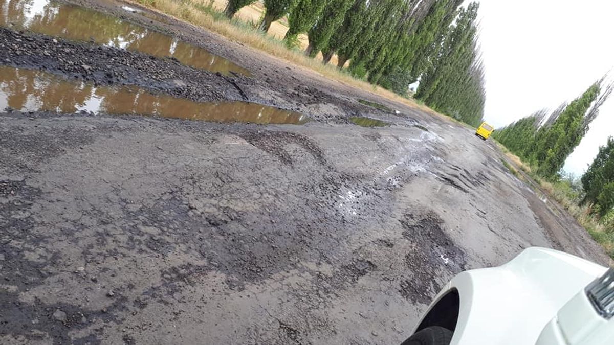 У мережі оприлюднили обурливі фото траси до курортного Очакова: людей шокував стан дороги У мережі оприлюднили обурливі фото траси до курортного Очакова: людей шокував стан дороги