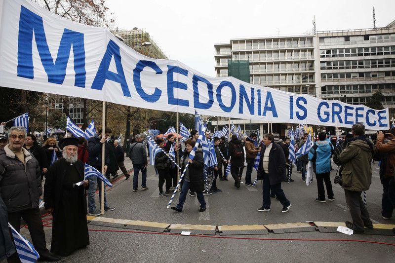 Греко-македонське протистояння триває: міністр оборони збирається оборонятись до останнього