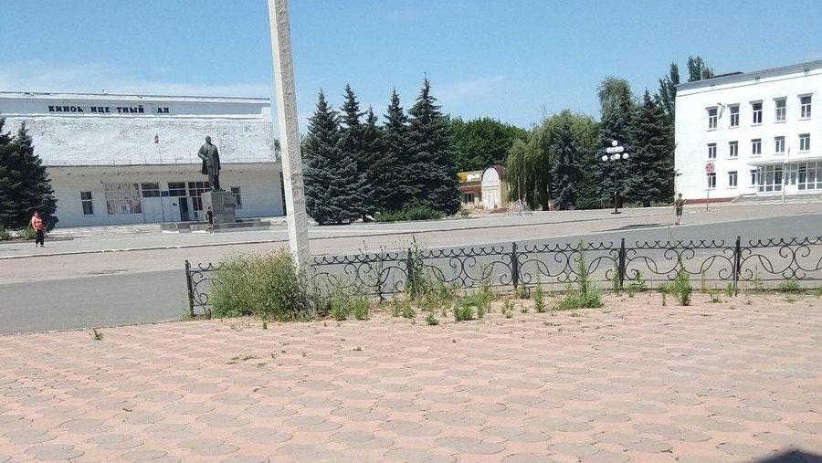"Чотири роки без цивілізації, зате Ленін живий": у мережі показали фото з окупованої Луганщини