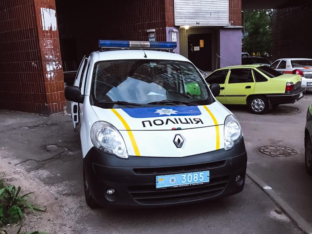 У Києві в ліфті виявили понівечену мертву жінку: фото 18+ У Києві в ліфті виявили понівечену мертву жінку: фото 18+