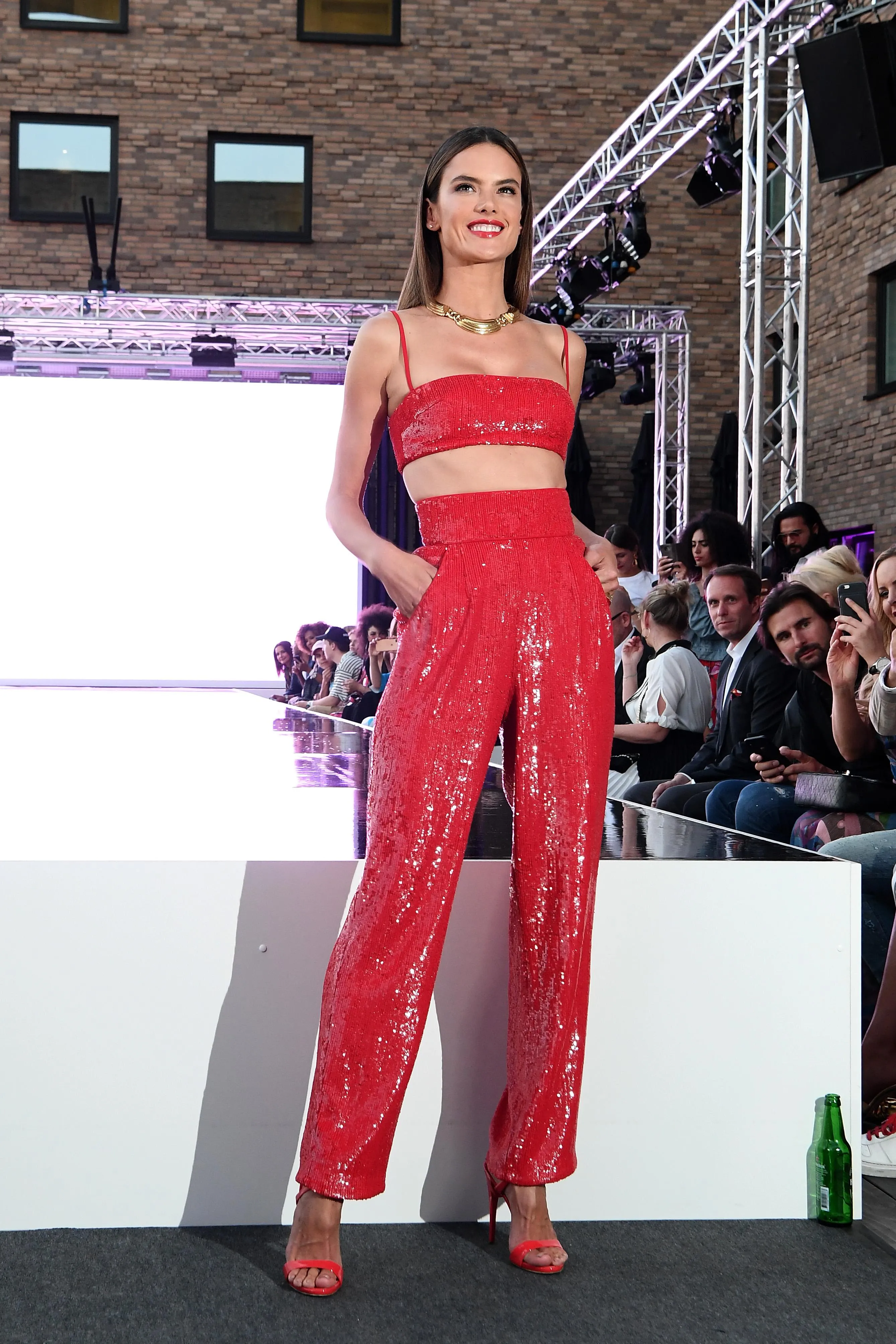 Алессандра Амброзіо Алессандра Амброзіо