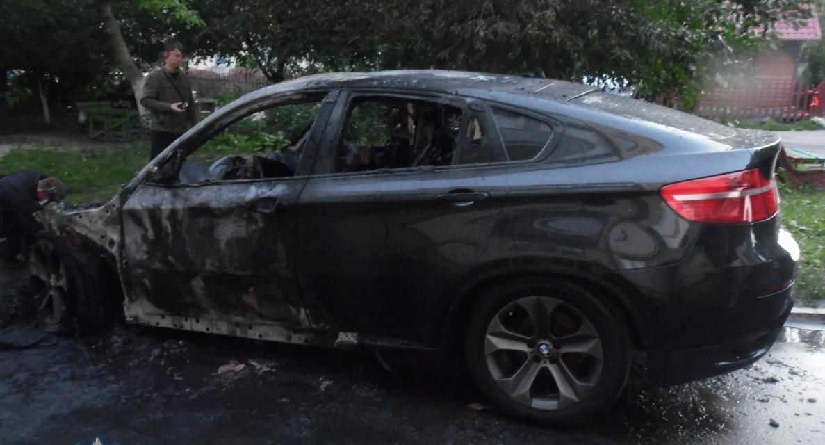 На Рівненщині спалили авто місцевого чиновника