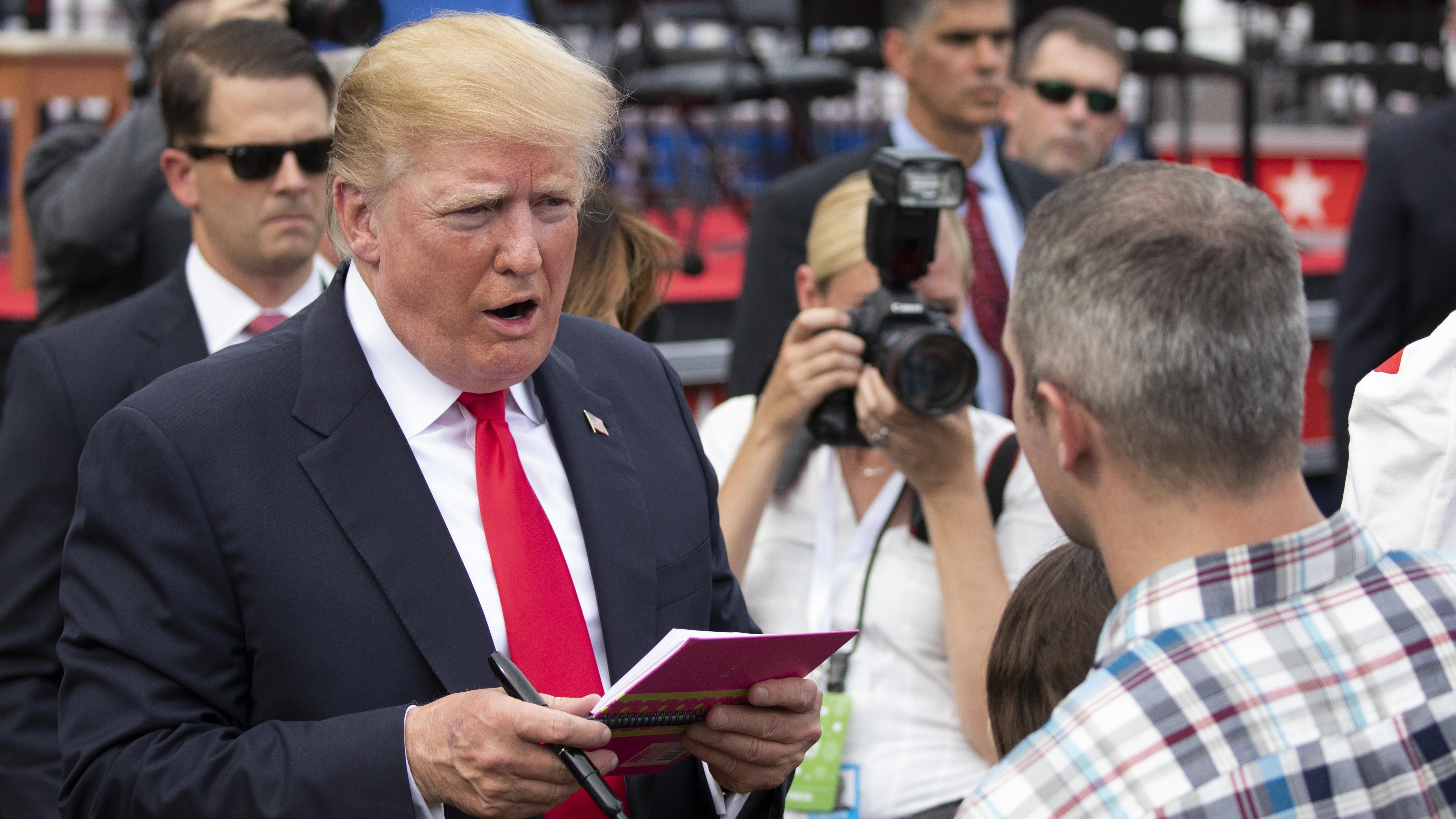 Трамп мав намір організувати військове вторгнення в одну із країн світу, – ЗМІ Трамп мав намір організувати військове вторгнення в одну із країн світу, – ЗМІ