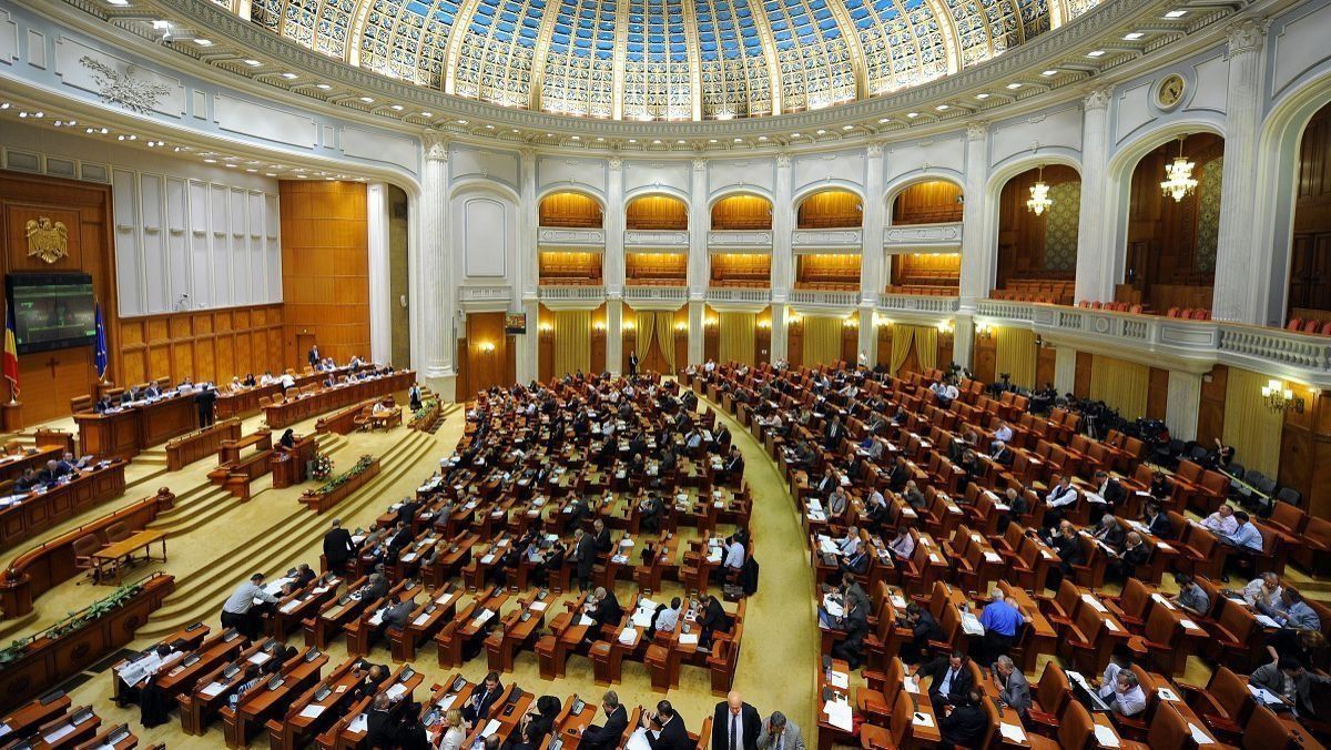 У Румунії прийняли закон, який пом'якшує покарання за посадові злочини
