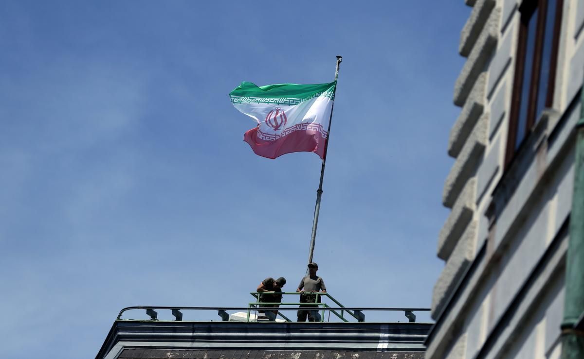 Іран погрожує заблокувати поставки нафти в Перській затоці у відповідь на санкції США