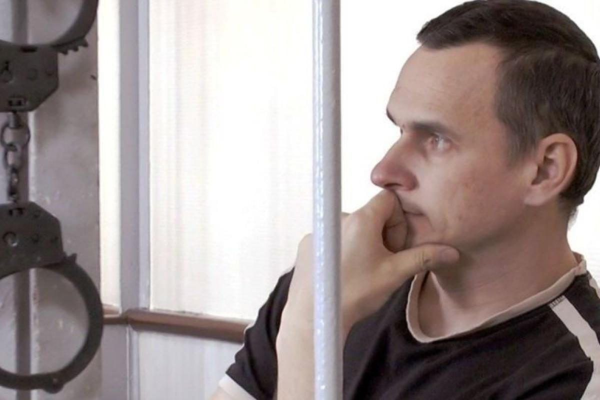 Політв'язень Олег Сенцов зустрівся із двоюрідною сестрою