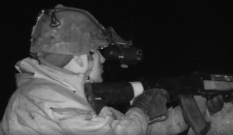 Український снайпер здійснив влучний постріл на Донбасі: з'явилося відео