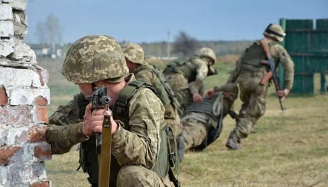 Під постійним вогнем кулеметів: найгарячіші точки на фронті Під постійним вогнем кулеметів: найгарячіші точки на фронті