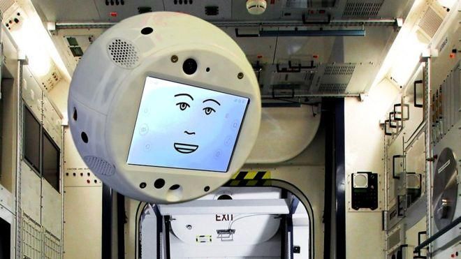 Робот CIMON с искусственным интеллектом будет давать советы космонавтам