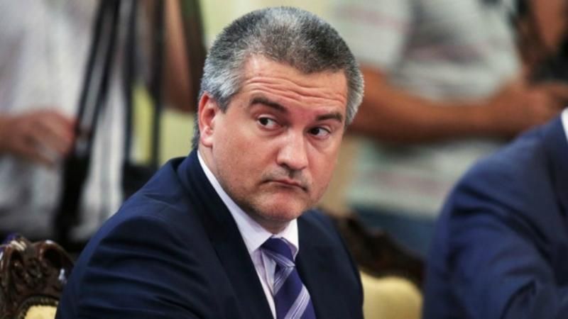 Зрадники на вихід: як в окупованому Криму позбуваються Аксьонова Зрадники на вихід: як в окупованому Криму позбуваються Аксьонова