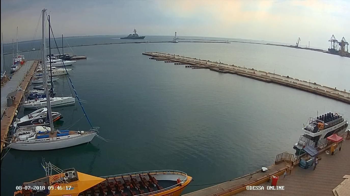 В Одесский порт прибыл эсминец США: фото