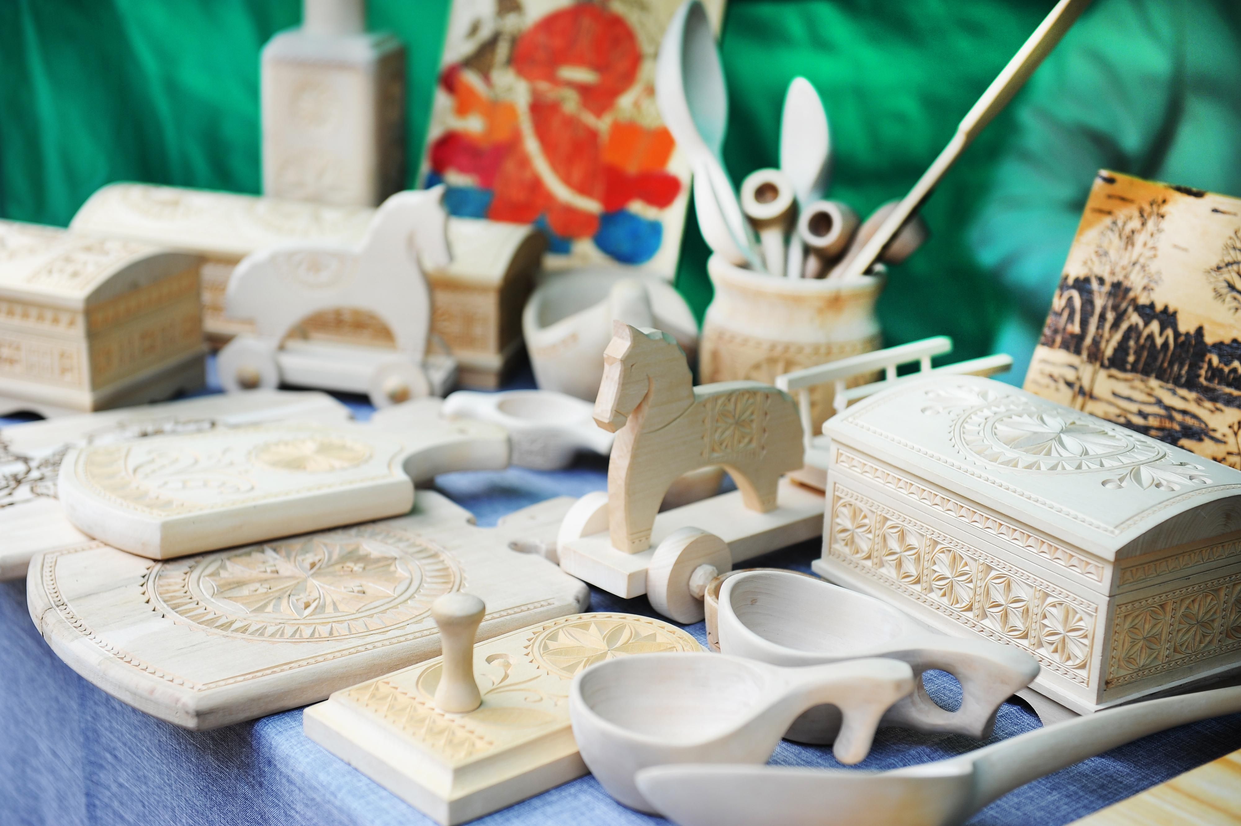 Фестиваль на Сумщине собрал именитых мастеров-резчиков со всей Украины Фестиваль на Сумщине собрал именитых мастеров-резчиков со всей Украины