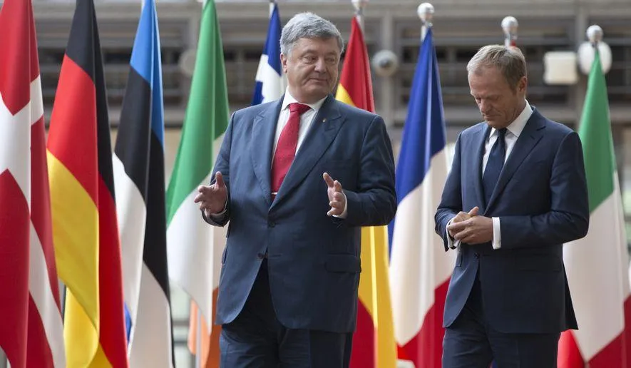Петр Порошенко и глава Европейского Совета Дональд Туск Петр Порошенко и глава Европейского Совета Дональд Туск