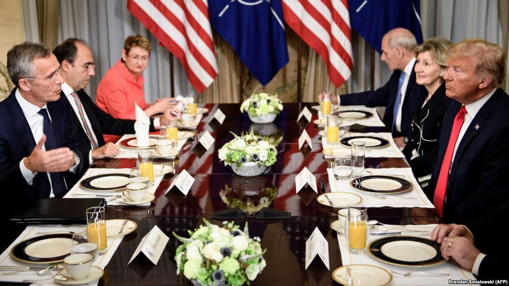 Трамп остро раскритиковал строительство "Северного потока-2" перед началом саммита НАТО Трамп остро раскритиковал строительство "Северного потока-2" перед началом саммита НАТО