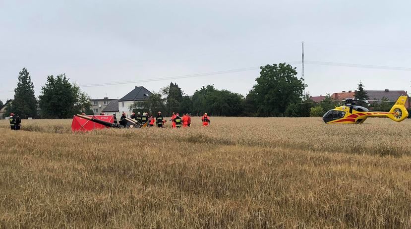 У Польщі розбився вертоліт, загинули 2 людини: фото з місця трагедії У Польщі розбився вертоліт, загинули 2 людини: фото з місця трагедії