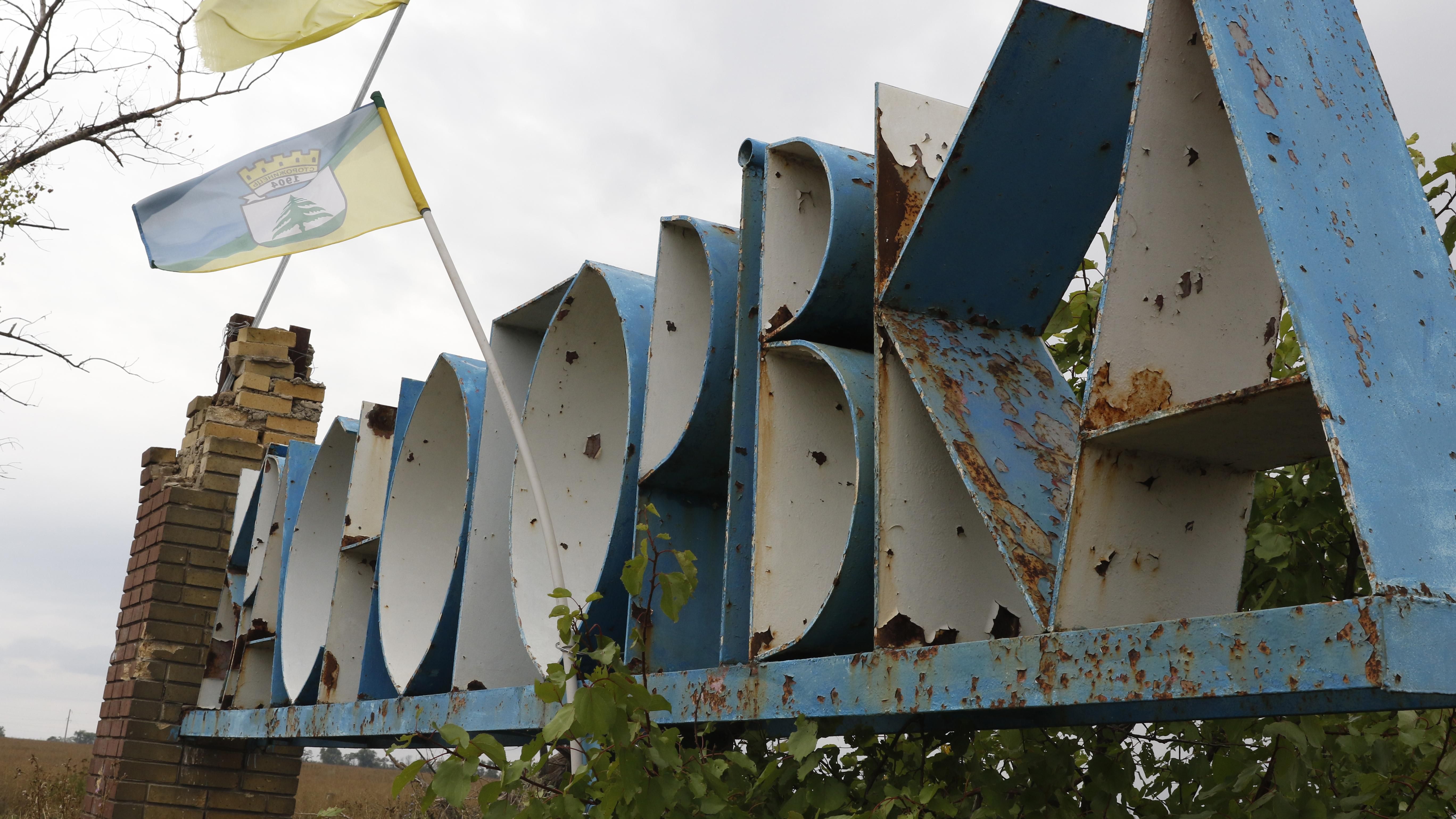 Боевики дерзко обстреляли мирных жителей в Красногоровке: есть раненый Боевики дерзко обстреляли мирных жителей в Красногоровке: есть раненый