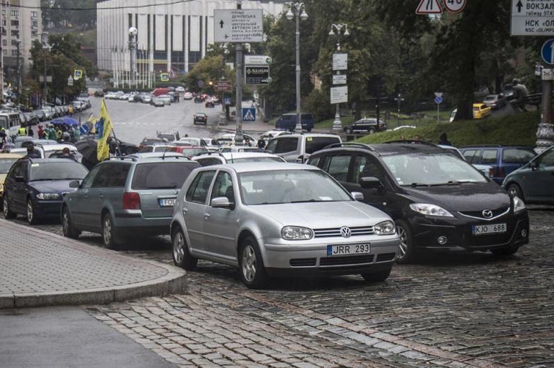 Рада проголосувала за закони про "євробляхи"