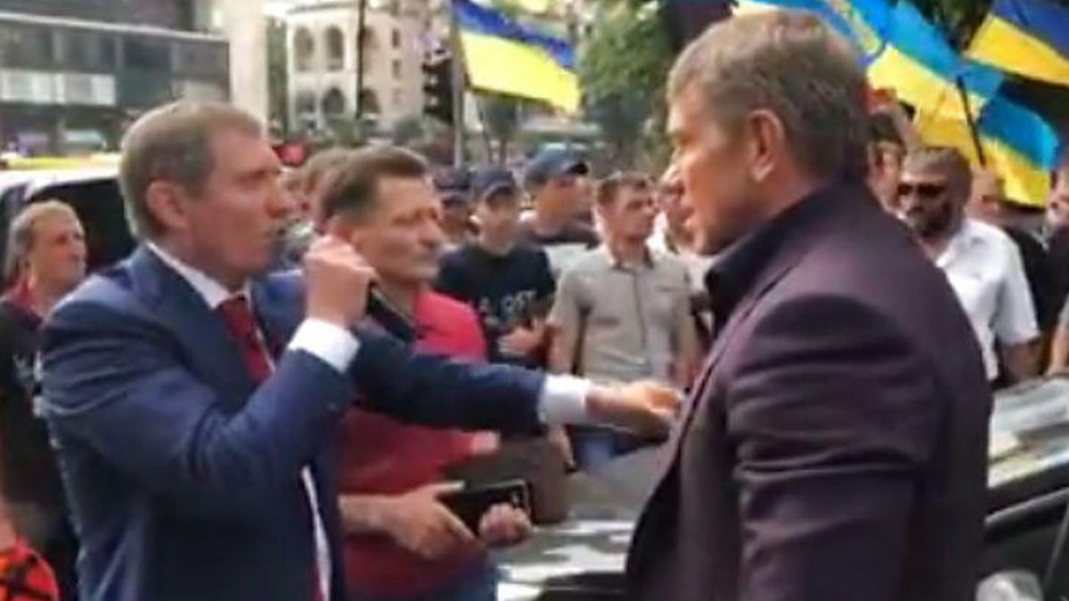 На митинге шахтеров в Киеве подрались министр энергетики нардеп Насалик и Шахов