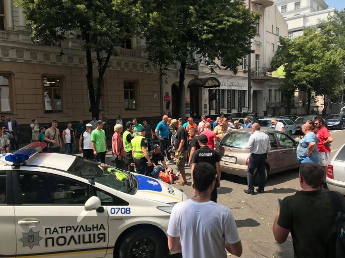 Под Радой снова ДТП с "евробляхерами": появились фото Под Радой снова ДТП с "евробляхерами": появились фото