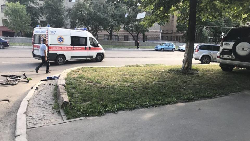 Шокуюча загибель 19-річного чемпіона Безсонова у Харкові: з'явилося відео смертельної ДТП Шокуюча загибель 19-річного чемпіона Безсонова у Харкові: з'явилося відео смертельної ДТП