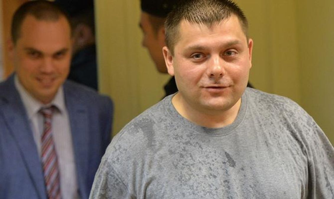 Умер бизнесмен Петр Офицеров, которого вместе с Навальным судили по делу "Кировлеса" Умер бизнесмен Петр Офицеров, которого вместе с Навальным судили по делу "Кировлеса"