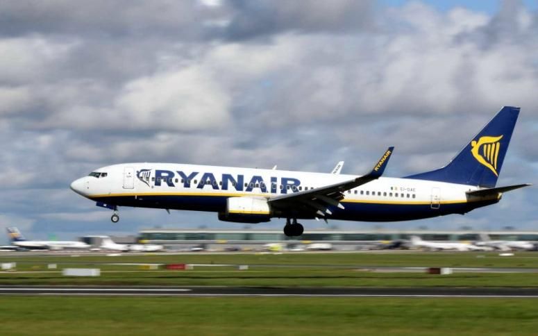 Самолет Ryanair совершил аварийную посадку в Германии: есть пострадавшие