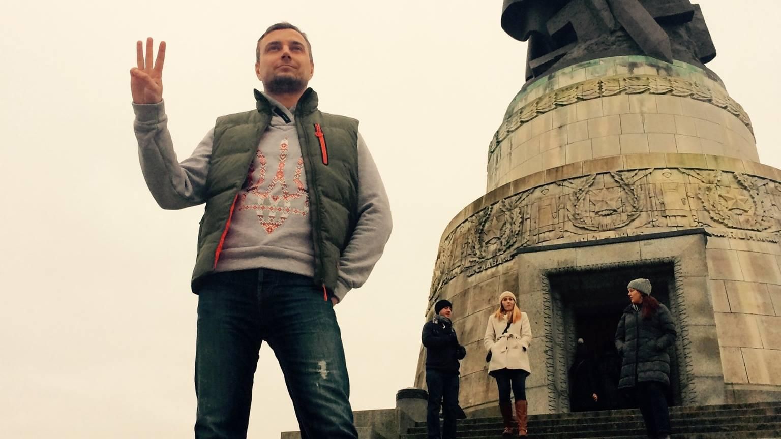 Ведущий 24 канала продавал свое авто в прямом эфире: хочет купить "евробляху" Ведущий 24 канала продавал свое авто в прямом эфире: хочет купить "евробляху"