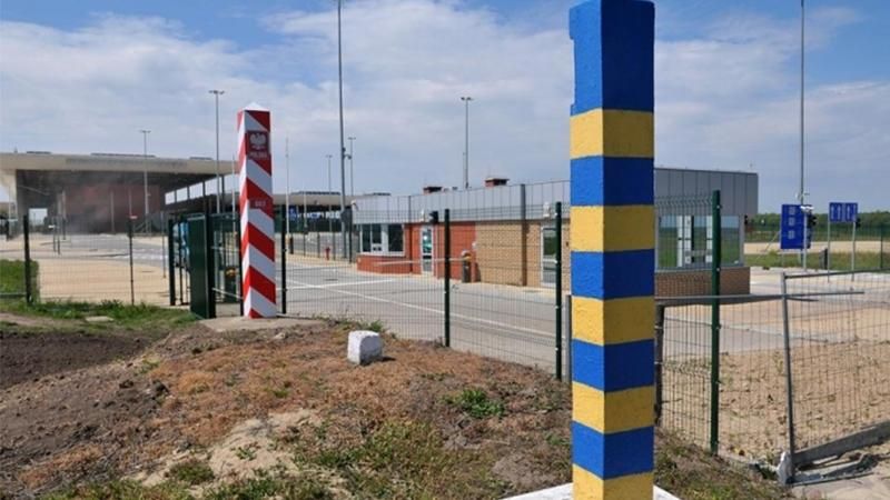 На українсько-польському кордоні контрабандисти хотіли прикинутись лосем, щоб потрапити у країну На українсько-польському кордоні контрабандисти хотіли прикинутись лосем, щоб потрапити у країну