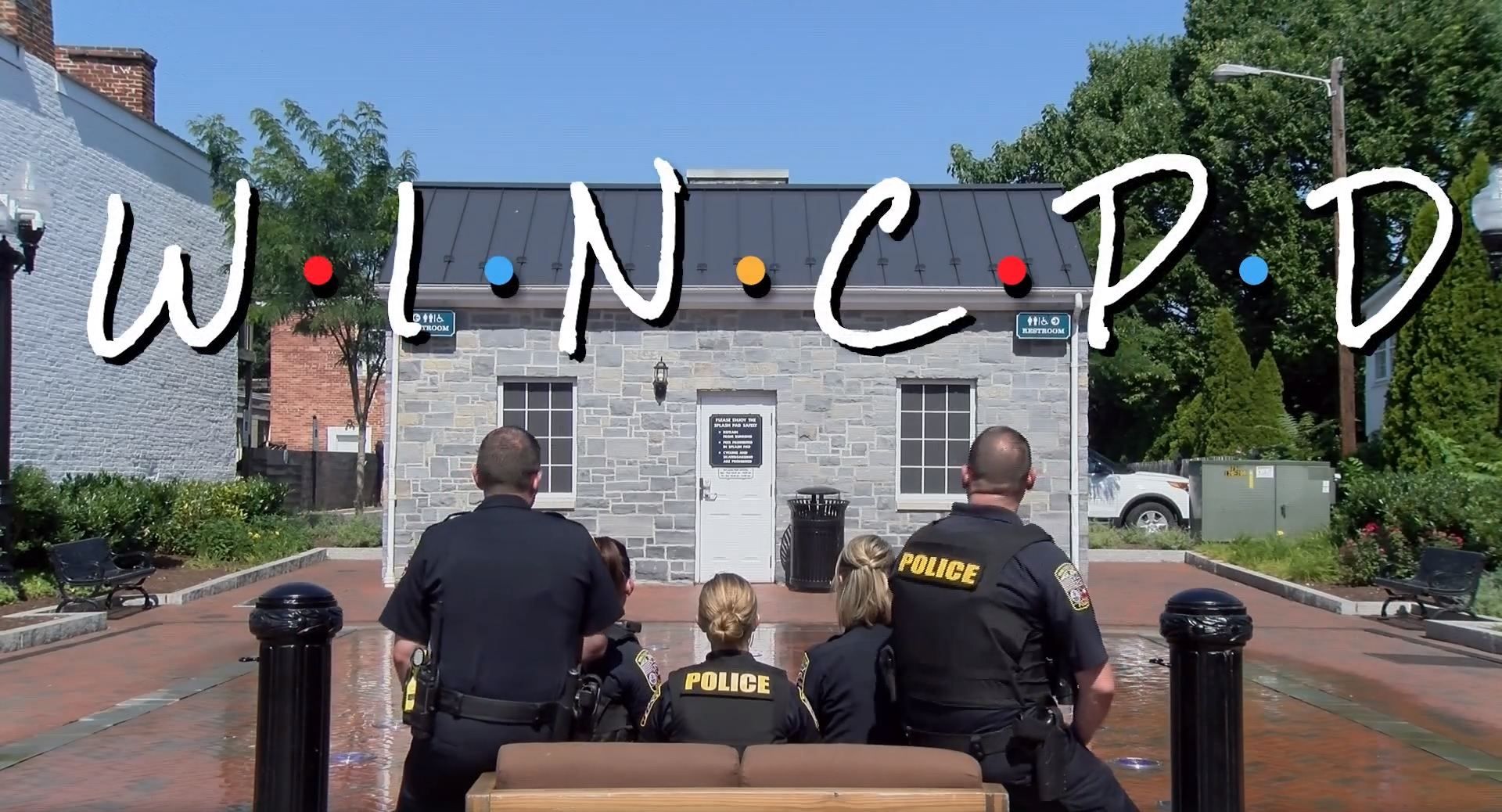 Полицейские в США устроили танцевальный флешмоб Полицейские в США устроили танцевальный флешмоб