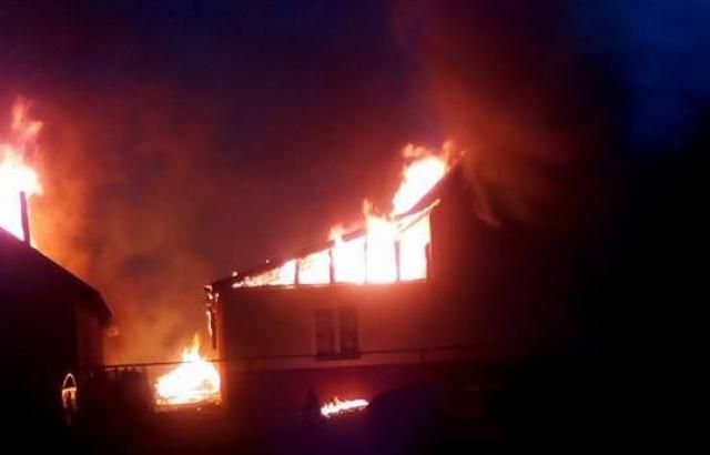 На Закарпатье горел детский сад в ромском поселении, местные утверждают, что это поджог
