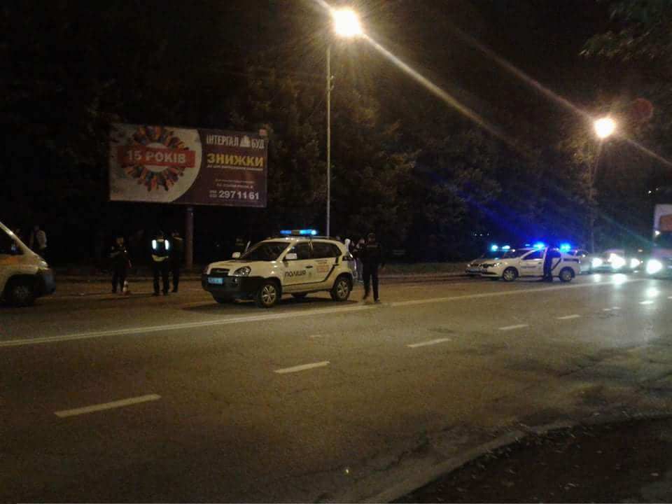 Во Львове возле ночного клуба произошла стрельба: фото Во Львове возле ночного клуба произошла стрельба: фото