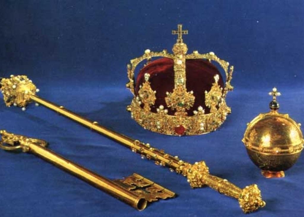 У Швеції грабіжники викрали з собору королівські регалії У Швеції грабіжники викрали з собору королівські регалії