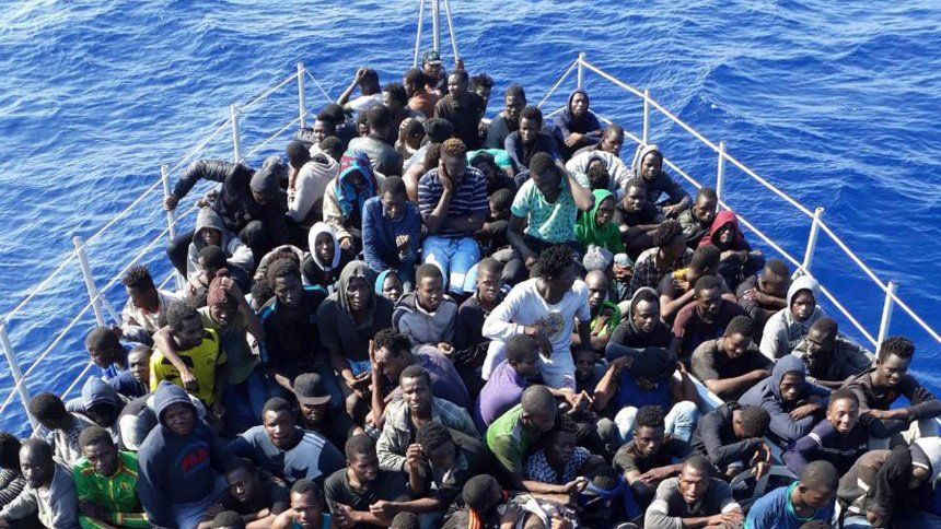 Почему гуманитарные организации возмущаются по поводу спасения беженцев в море