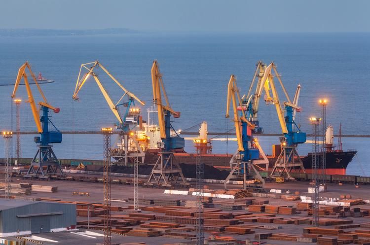 Очільник Одеської області просить прем’єр-міністра зупинити корупцію в портах
