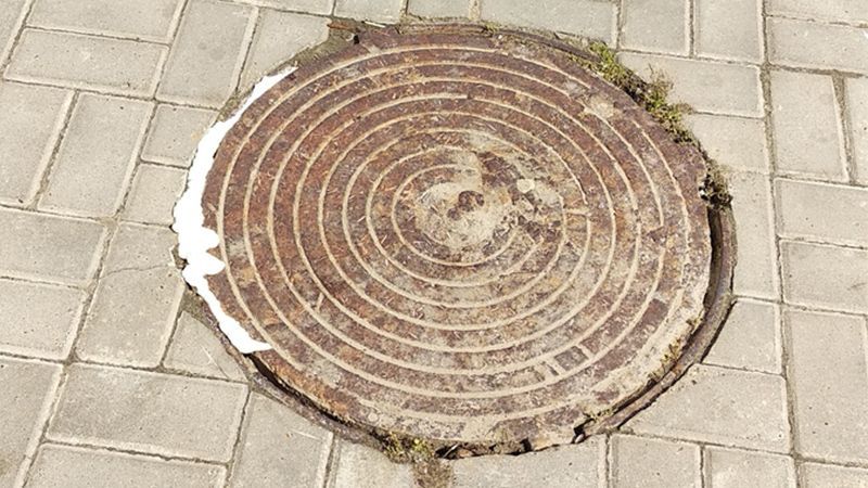 Зовсім скоро з тротуарів зникнуть люки Зовсім скоро з тротуарів зникнуть люки