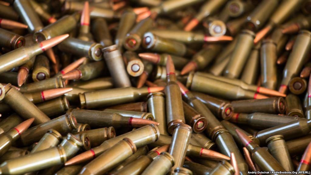 На Львовщине пограничники изъяли крупную партию контрабанды оружия из Польши: фото На Львовщине пограничники изъяли крупную партию контрабанды оружия из Польши: фото