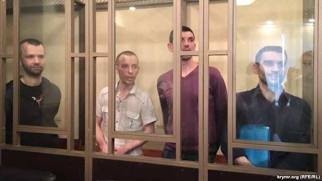 Кримські політв'язні "справи Хізб ут-Тахрір" побачились з рідними в російському СІЗО Кримські політв'язні "справи Хізб ут-Тахрір" побачились з рідними в російському СІЗО